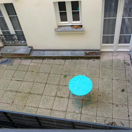 Charming Sutdio Near Montmartre Apartment